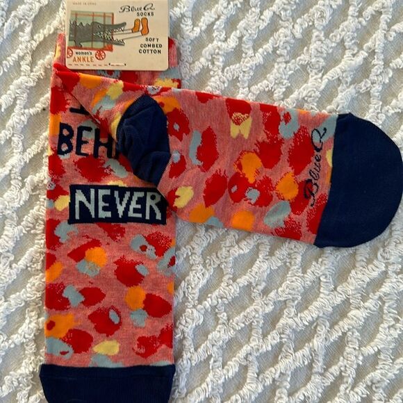 Blue Q Womens Cotton Ankle Socks “I Will Never Behave” - Picture 4 of 10